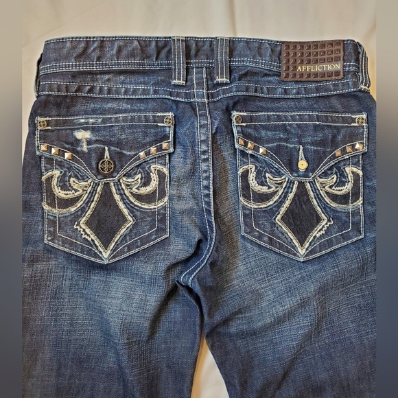 Mens Buckle Jeans - Picture 3 of 4